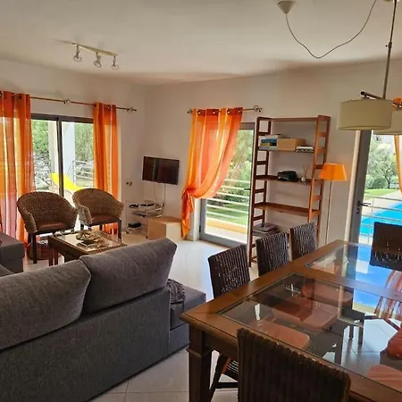 Grand Avec Terrasse Au Calme Sur Jardin Et Piscine