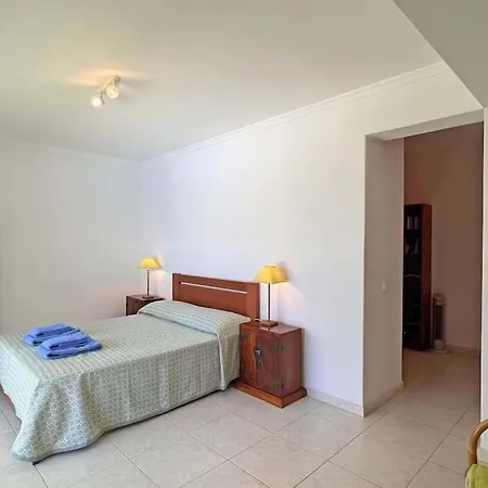 Grand Avec Terrasse Au Calme Sur Jardin Et Piscine Apartamento Armação de Pêra