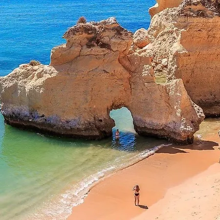 Grand Avec Terrasse Au Calme Sur Jardin Et Piscine * Armação de Pêra