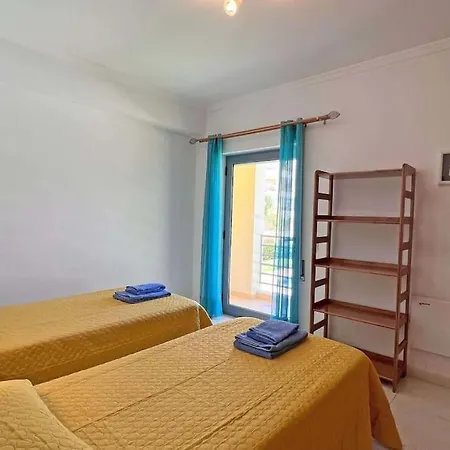 Grand Avec Terrasse Au Calme Sur Jardin Et Piscine * Armação de Pêra